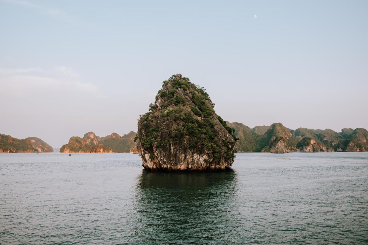 Отель Cat Ba Bay Cruises Dong Khe Sau Экстерьер фото