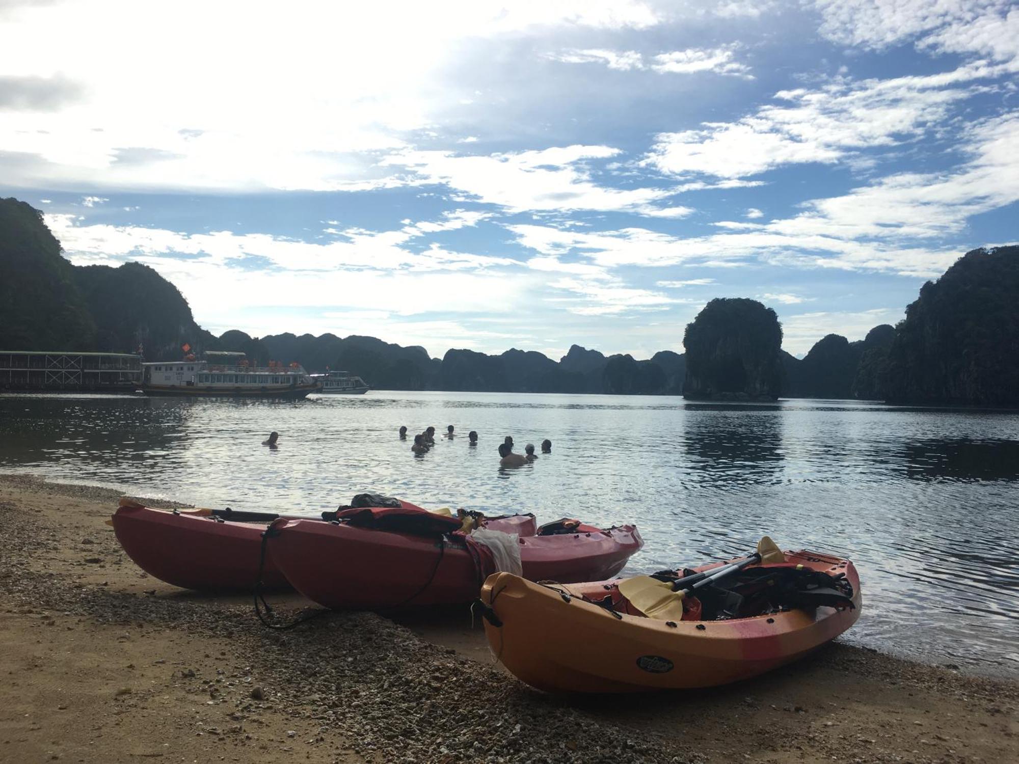Отель Cat Ba Bay Cruises Dong Khe Sau Экстерьер фото