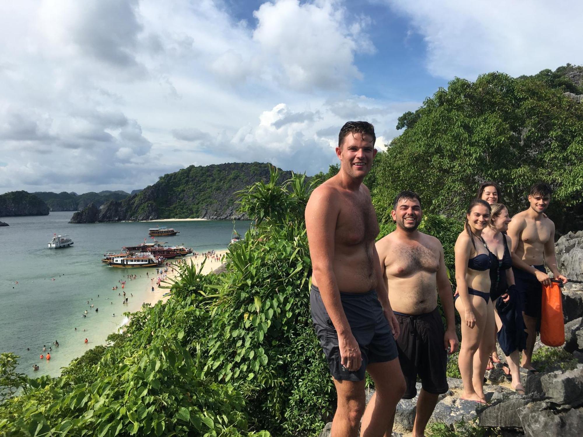 Отель Cat Ba Bay Cruises Dong Khe Sau Экстерьер фото