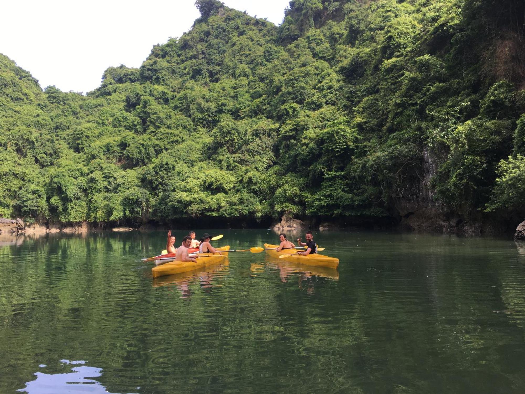 Отель Cat Ba Bay Cruises Dong Khe Sau Экстерьер фото