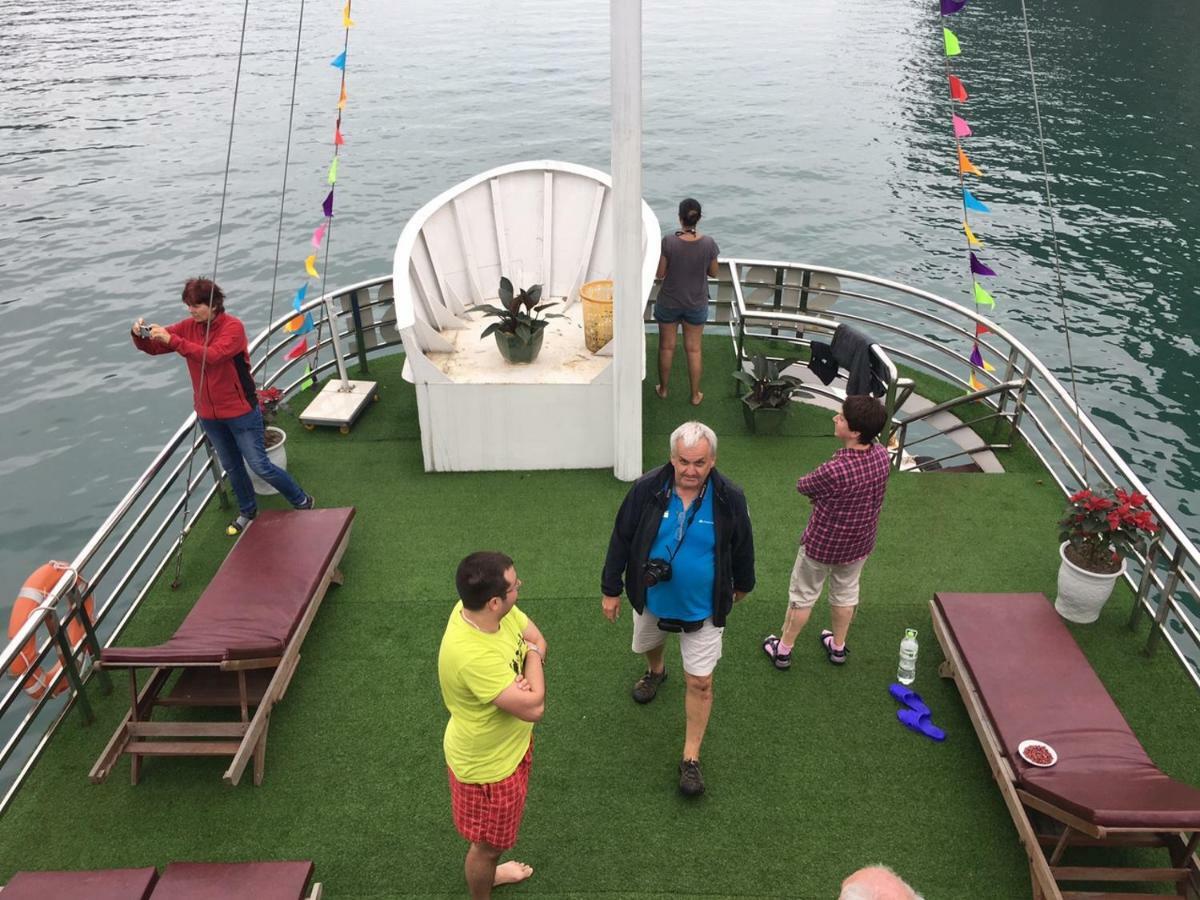 Отель Cat Ba Bay Cruises Dong Khe Sau Экстерьер фото
